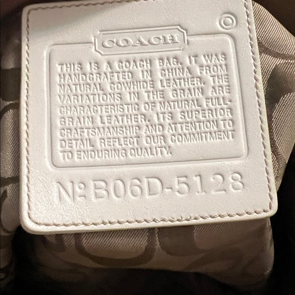 Coach Y2K Hampton Tote very good used condition!  Beautiful Leather! - Picture 8 of 15